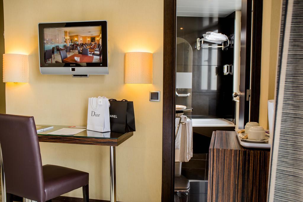 Hotel Arosa Madrid Ngoại thất bức ảnh