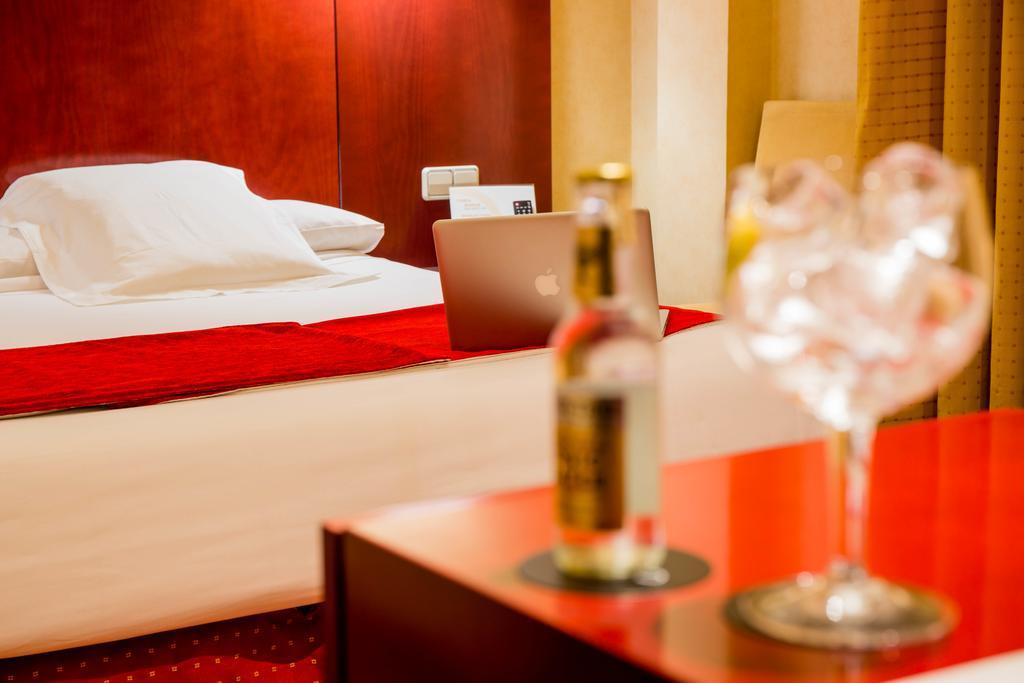 Hotel Arosa Madrid Ngoại thất bức ảnh